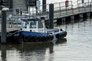 Safety boat Prowler 1